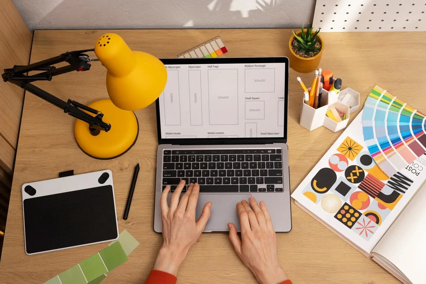 Stillleben eines Studios für Grafikdesign.